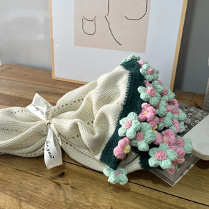 Hand-Knitted Daisy Blanket Bouquet Blanket Ready-Made Hand-Woven Flower Blanket, Gift For Mother And Girlfriend
