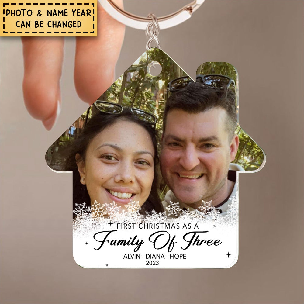 First Christmas As A Family Of Three - Keychain Personalized Christmas Gift For Him/Her, For Couple